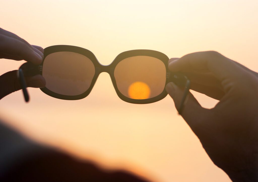 4 Essential Features to Look for in Sunglasses