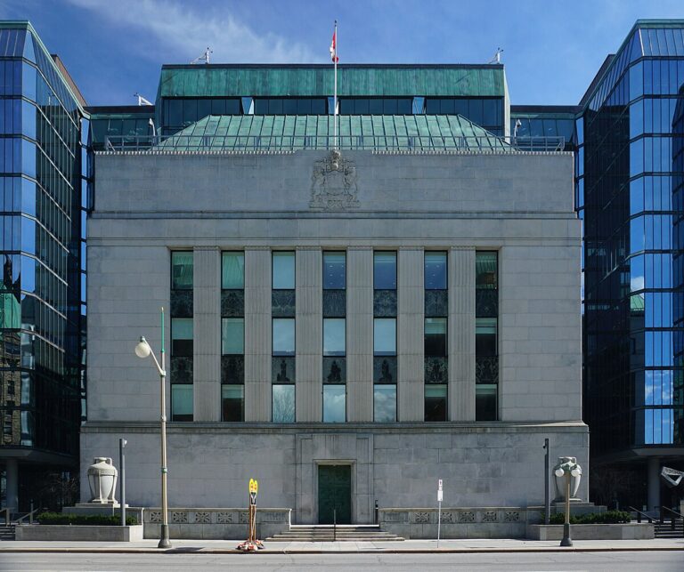Bank of Canada Likely to Hold Rates as Trump’s Trade Threats Shake Outlook