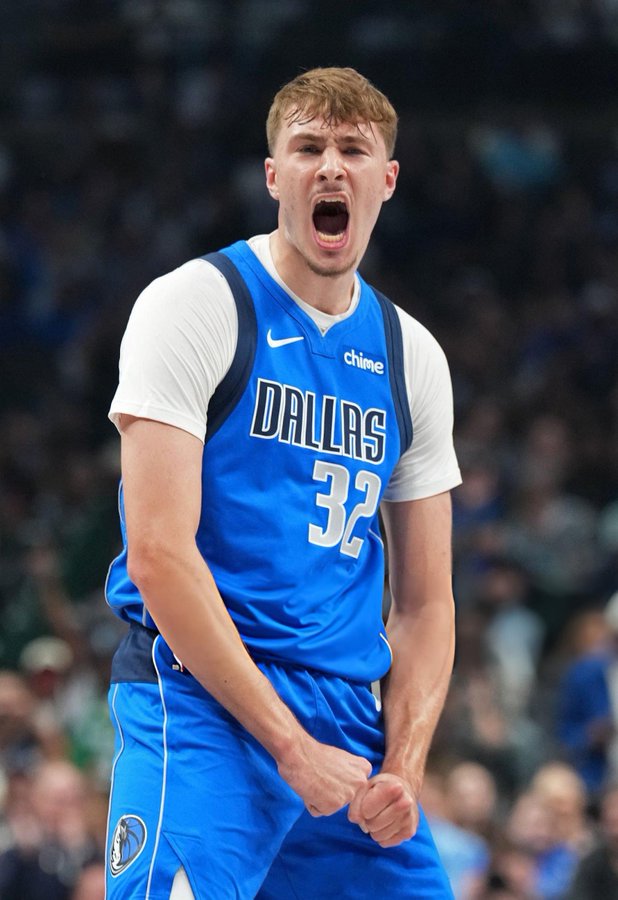 Cooper Flagg in action for the Dallas Mavericks
