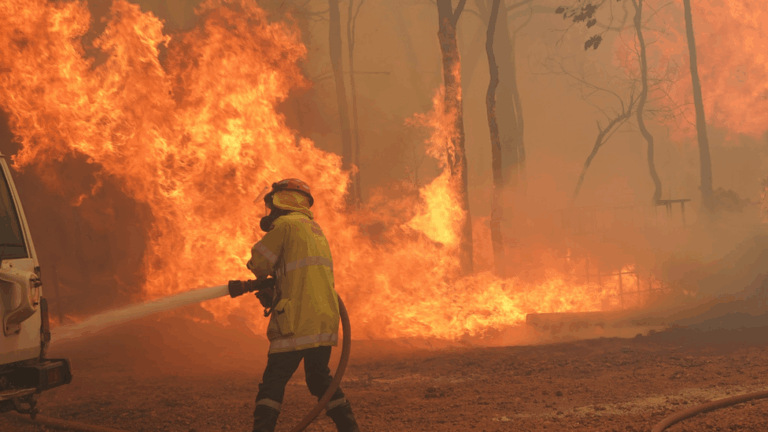 Perth South-East Bushfire Emergency: ‘Leave Now’ Order as Kenwick Blaze Threatens Homes