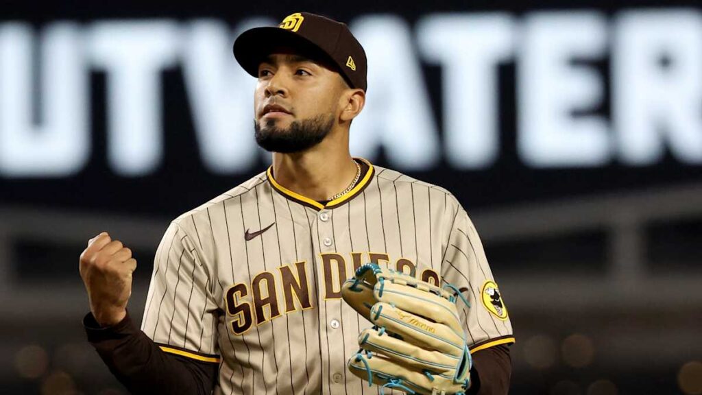 Braves Shock MLB by Stealing Closer Robert Suarez in $45M Deal — Mets Fans Furious