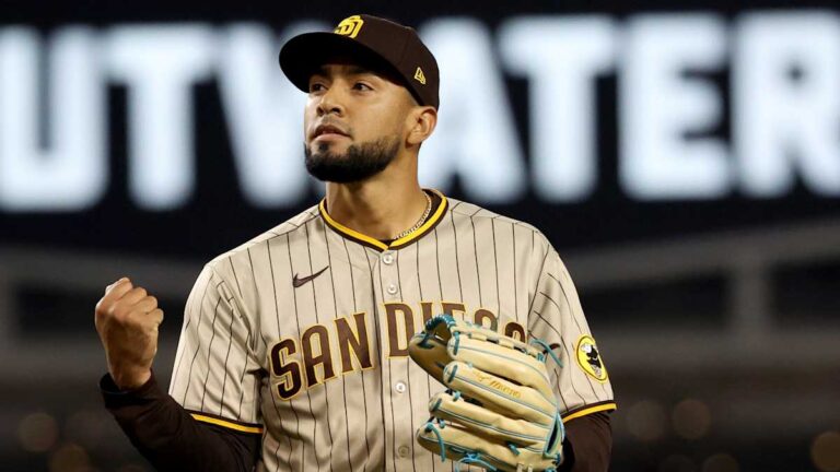 Braves Shock MLB by Stealing Closer Robert Suarez in $45M Deal — Mets Fans Furious