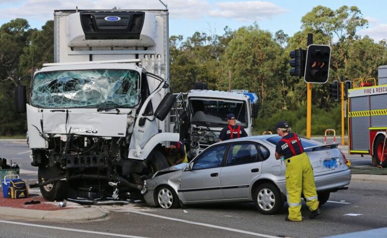 Reid Highway Shut in Perth After Major Crash Triggers Widespread Delays