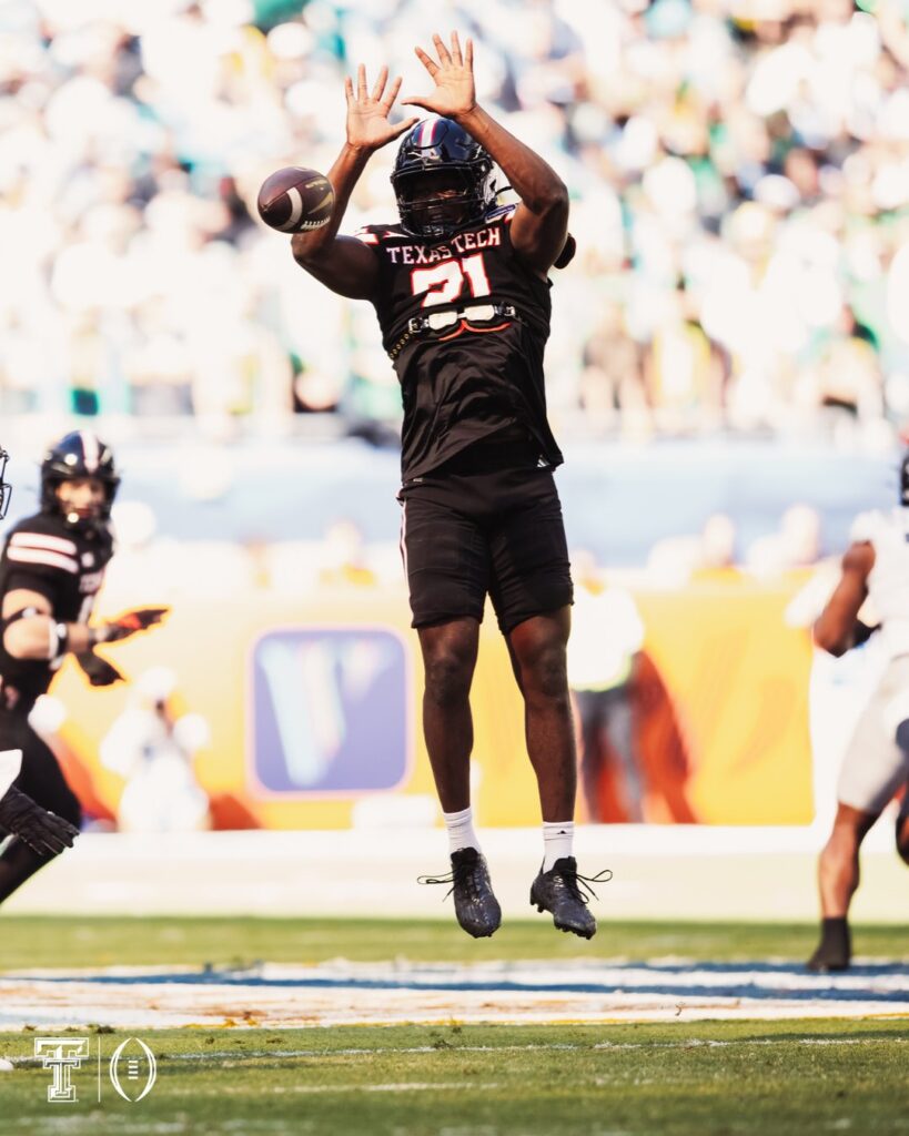 Oregon vs Texas Tech : Ducks Dominate Field Position but Lead Just 3–0 in Orange Bowl Thriller