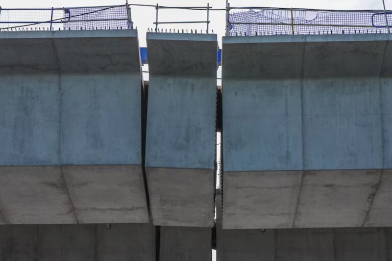 $786M Bridgewater Bridge Under Scrutiny After Pier Cracking Discovery