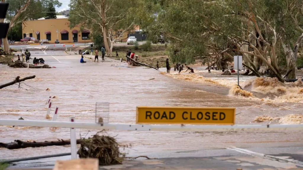Queensland NSW flood warnings
