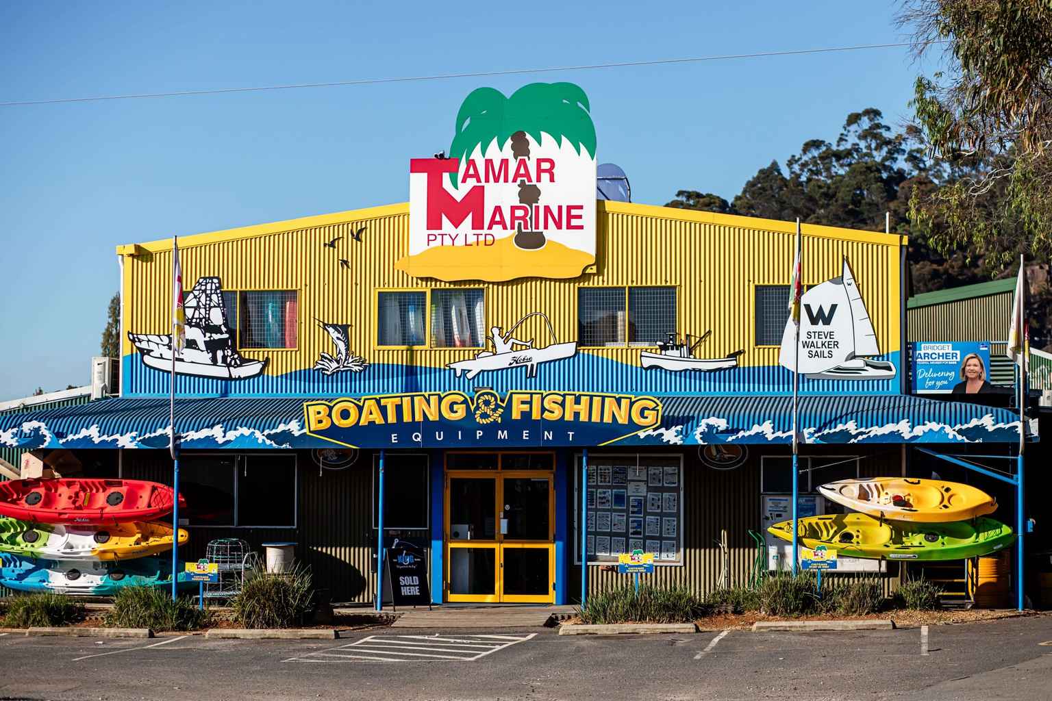 Fire destroys Tamar Marine waterfront building in Launceston Tasmania