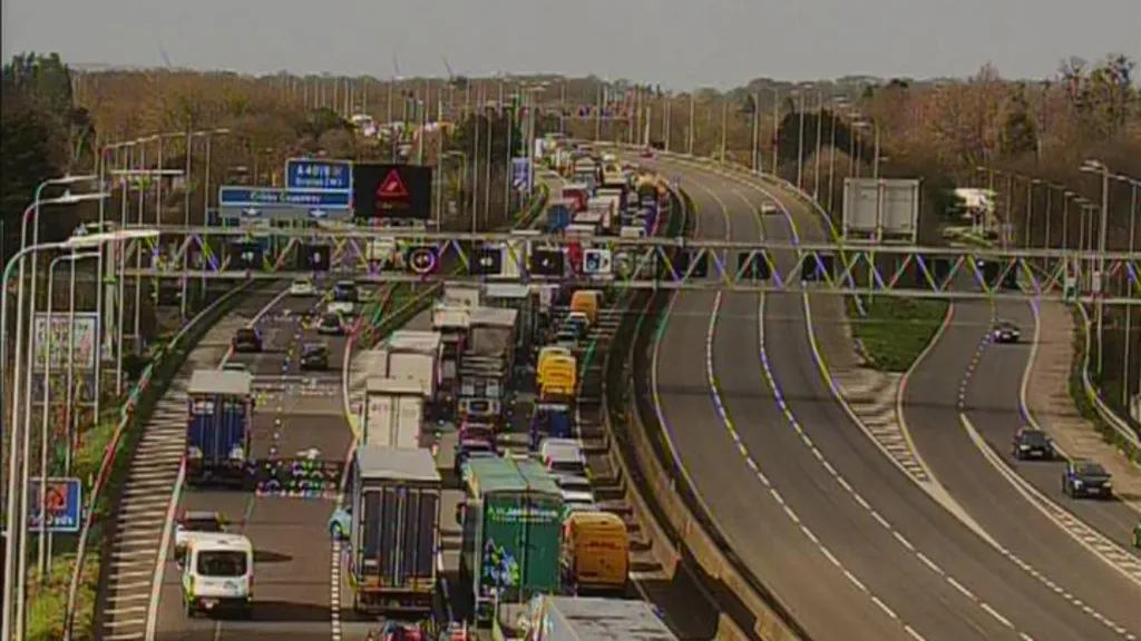 M5 Traffic Chaos Near Bristol After Police Incident, Miles-Long Delays Hit J18–J20