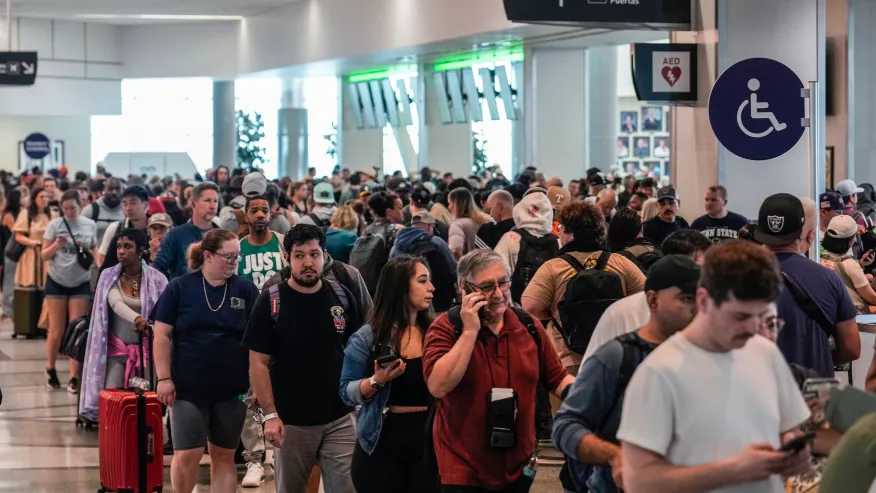 Airport Wait Times Surge 300% as TSA Crisis Deepens Amid DHS Shutdown