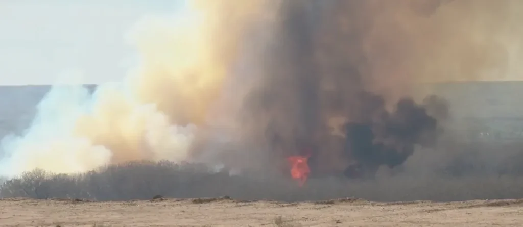 Unified Fire Explodes to 500 Acres Near Belen as Evacuations Expand and Power Cuts Hit 265 Homes