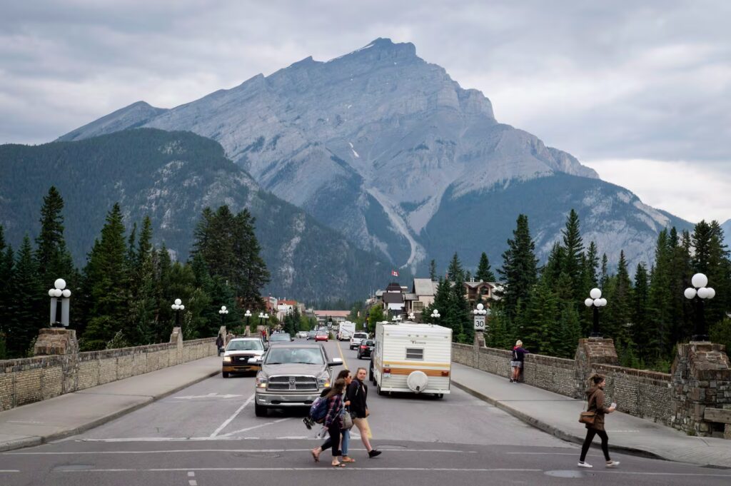 Canada Tourism Labor Shortage Crisis Deepens as Alberta Towns Turn ‘Desperate’