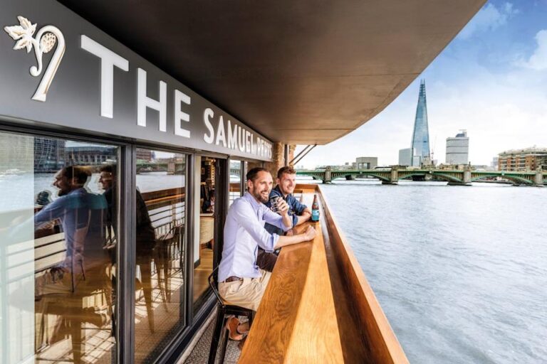 Shepherd Neame Stock Falls to 430p (-0.96%) as London Pubs Thrive Despite Rising Beer Prices