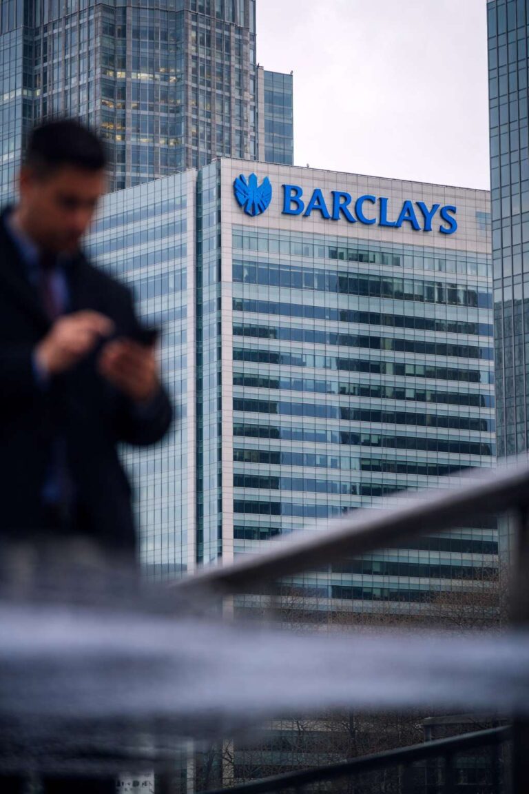 Barclays (BARC.L) Shares Fall 3.5% to 412p After £823m Fraud Hit