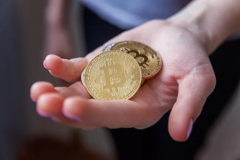 NZ Crypto Crackdown: IRD to Track Offshore Trades of 277,000 Investors From April 1