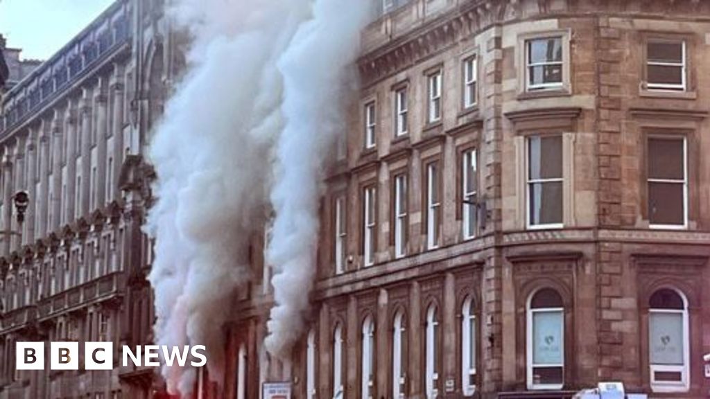 Glasgow Fire Shuts Down Central Station After Explosion Reported on Union Street