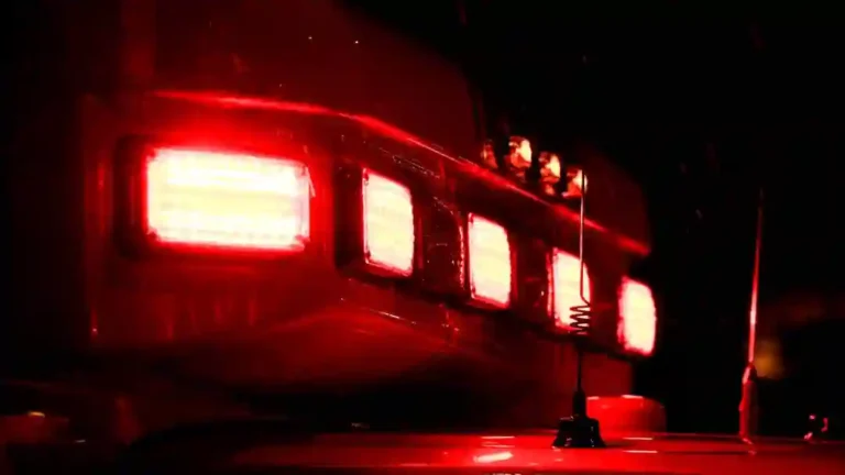 Saskatoon Battery Store Fire Shuts 4 Blocks of Circle Drive as 29 Firefighters Battle Major Blaze