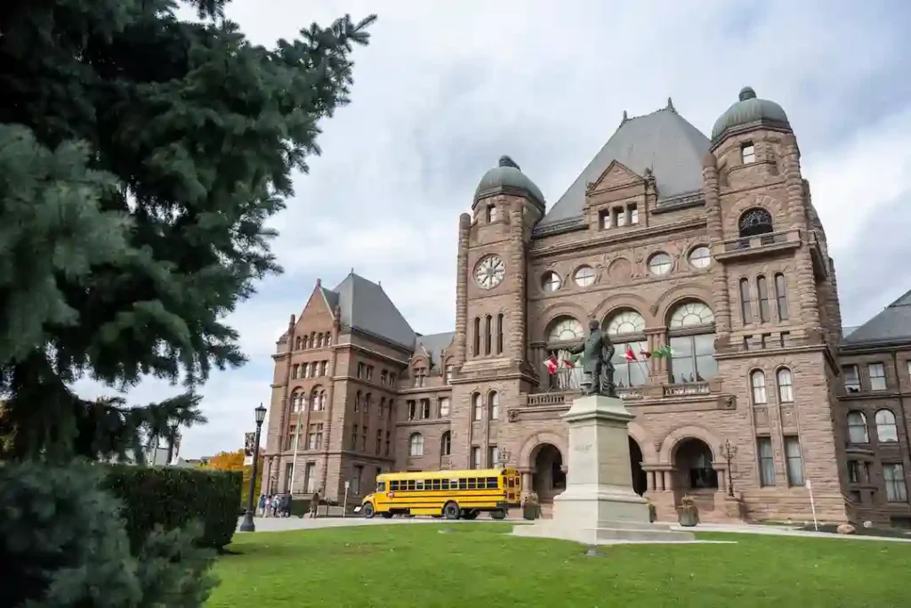 Ontario Sunshine List Revealed: $1.9M, $1.6M, $1M+ Salaries Shock 2025 List