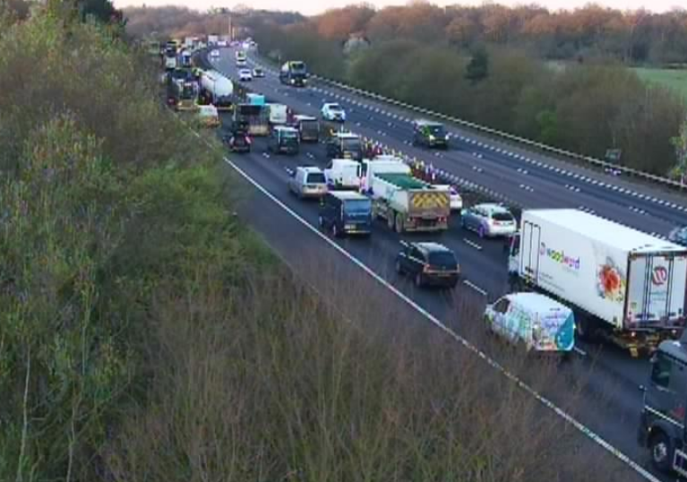 M25 Traffic Chaos: 3 Lorry Crash Near Brentwood Closes Motorway, 3-Hour Delays Hit Commute