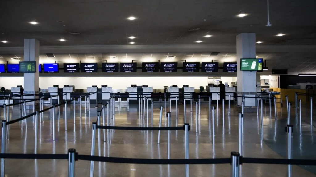 New Zealand Tourism Falls 77% as UK & Europe Travelers Cancel Trips Amid Middle East Conflict