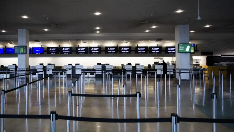 New Zealand Tourism Falls 77% as UK & Europe Travelers Cancel Trips Amid Middle East Conflict