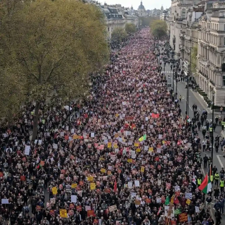 London Protest Hits 500,000 Crowd: Anti-Far Right March Sparks Massive Response in UK