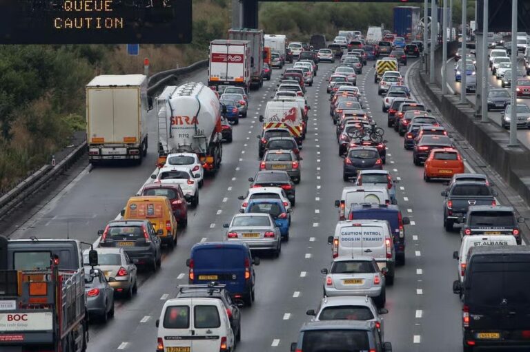 M25 Traffic Chaos After Police Incident Closes Surrey Stretch Between J9 and J11