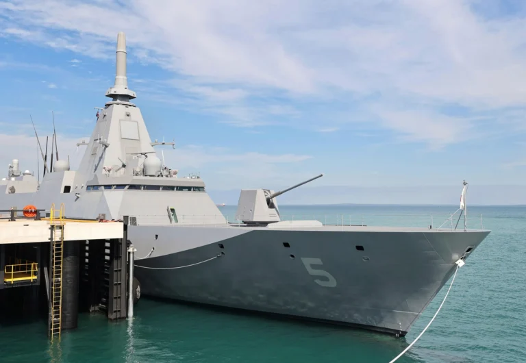 Australia Signs Deal to Buy 11 Warships From Japan, First Delivery in 2029