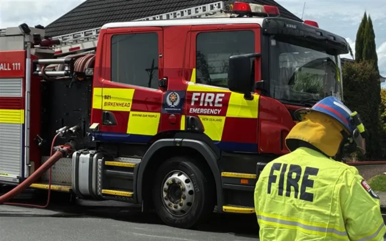 Kaiteriteri Gas Leak Contained: Roads Reopen, Evacuation Lifted at Motueka Beach