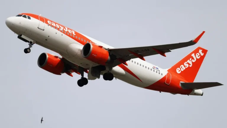 EasyJet Passengers Asked to Step Off Southend Flight Before Takeoff Over Weight Limits
