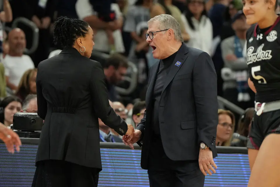 Geno Auriemma Held Back After Heated Clash With Dawn Staley as UConn’s Perfect Season Ends
