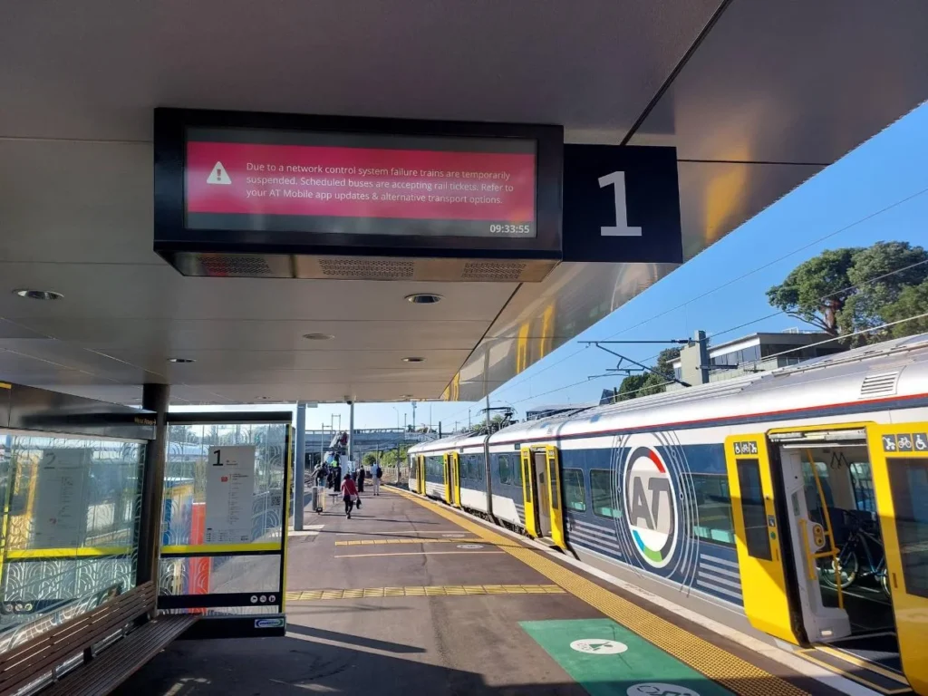 Nationwide Rail Outage Shuts Down Auckland Network, Thousands Stranded During Morning Commute