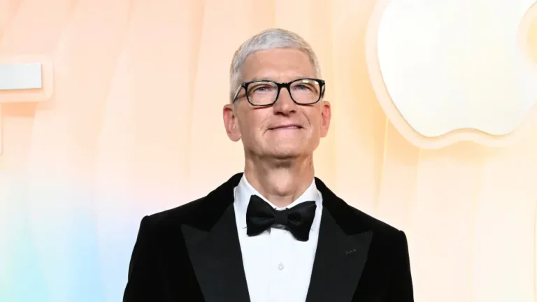 Tim Cook Steps Down as Apple CEO After 15 Years, John Ternus Takes Over Leadership Shift