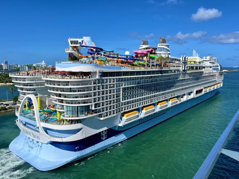 Royal Caribbean (RCL) Stock Jumps 4% to $278 as Oil Prices Drop and Cruise Demand Stays Strong
