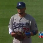 Mookie Betts exits early as Dodgers face sudden injury concern in Washington