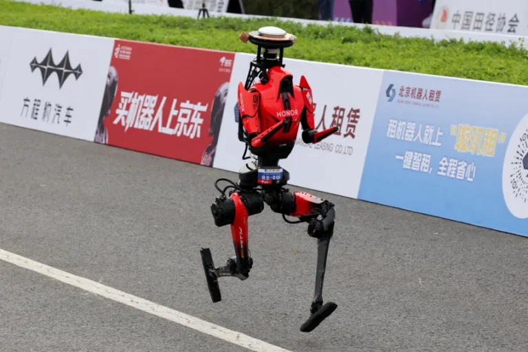 Robot Beats Humans by 6 Minutes in Half-Marathon — China’s ‘Lightning’ Stuns World