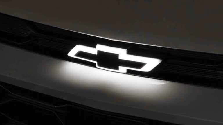 Chevrolet Introduces New Black Bowtie Logo for 2027 Models, Sonic Debuts First Globally