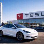 Tesla (TSLA) Rises as SpaceX $2 Trillion Valuation Buzz Boosts Investor Interest