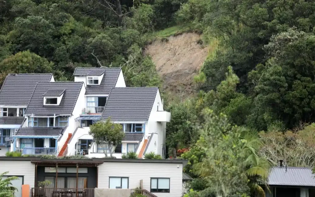Waiwera Emergency: Homes Cleared After Major Landslip Hits Auckland Coast