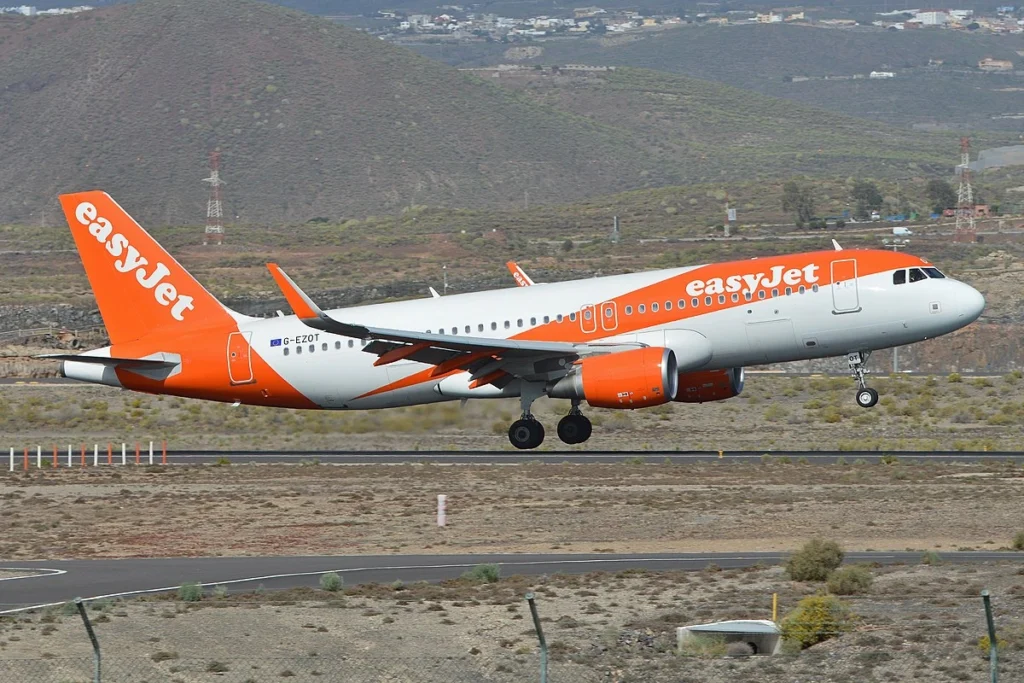 EasyJet Summer Bookings Fall as Iran War Fears Hit Europe Travel Demand