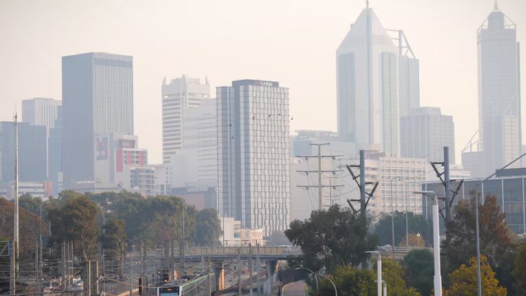 Perth Smoke Haze Today: Thick Smoke Blankets CBD After Mundaring Burn-Off