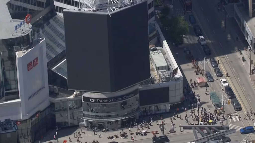 Toronto Power Outage Hits Downtown Core as Traffic Lights and TTC Fail