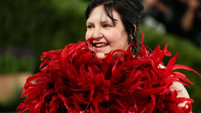 Lena Dunham’s Famesick Review: Fame, Girls, Heartbreak and Hollywood Secrets