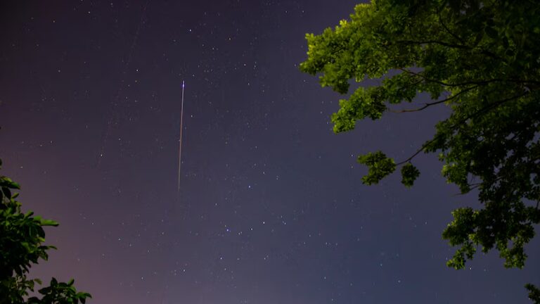 Meteor Shower Dimmed by Moonlight as Comet PanSTARRS and Blue Moon Light Up May 2026 Sky