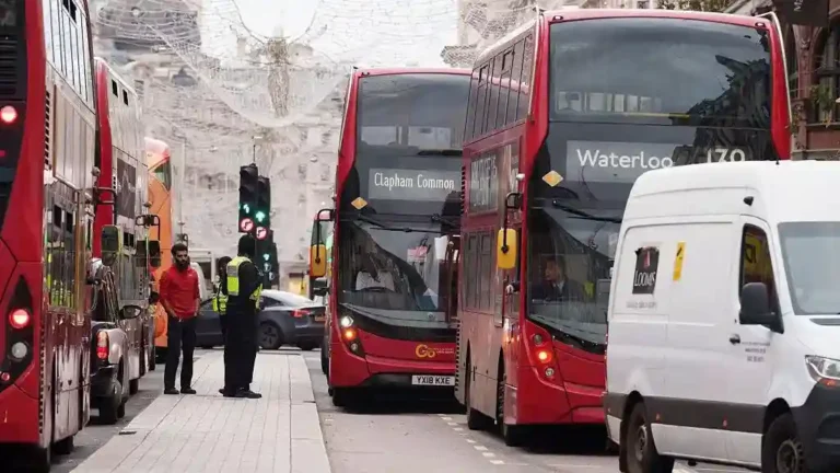 Sadiq Khan Announces £1.75 Unlimited Weekend Bus Travel Across London This Summer
