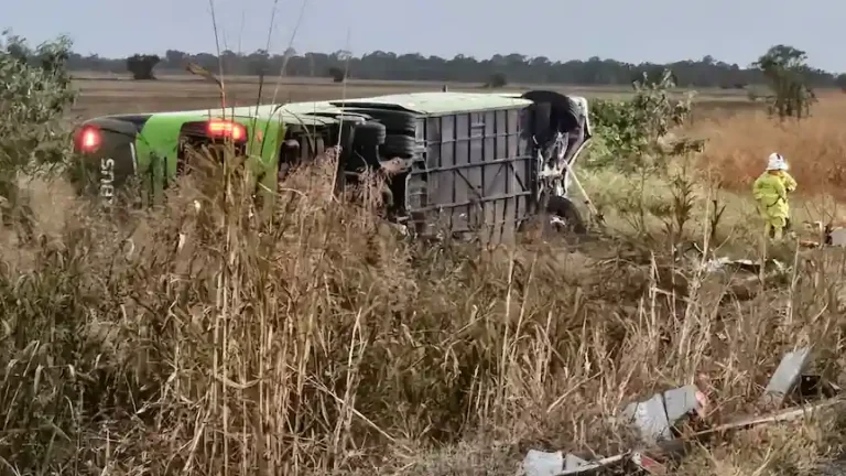 Queensland Bus Rollover on Bruce Highway Leaves 3 Critical, 29 Injured