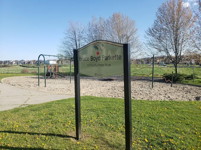 Markham Coyote Warning Grows After Child Bitten at Bruce Boyd Parkette