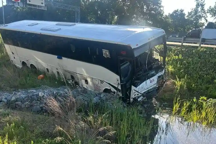 Virginia I-95 Bus Crash Kills 5, Injures 34 as Traffic Slowed for Work Zone