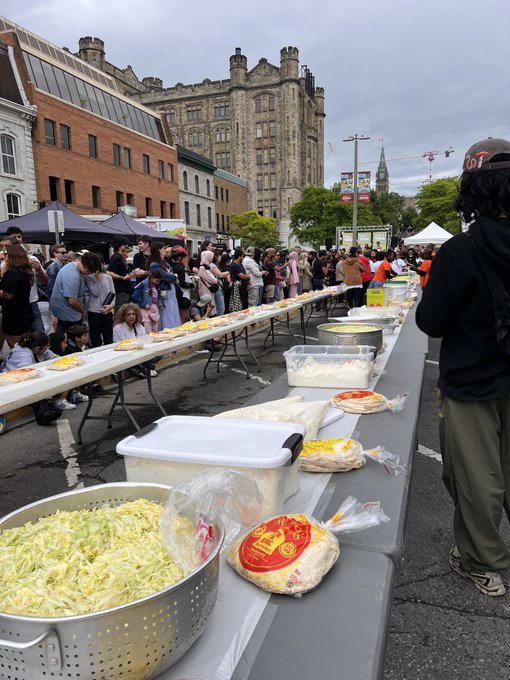 Ottawa Breaks World Record With 2,451 Shawarmas in 350-Metre Line