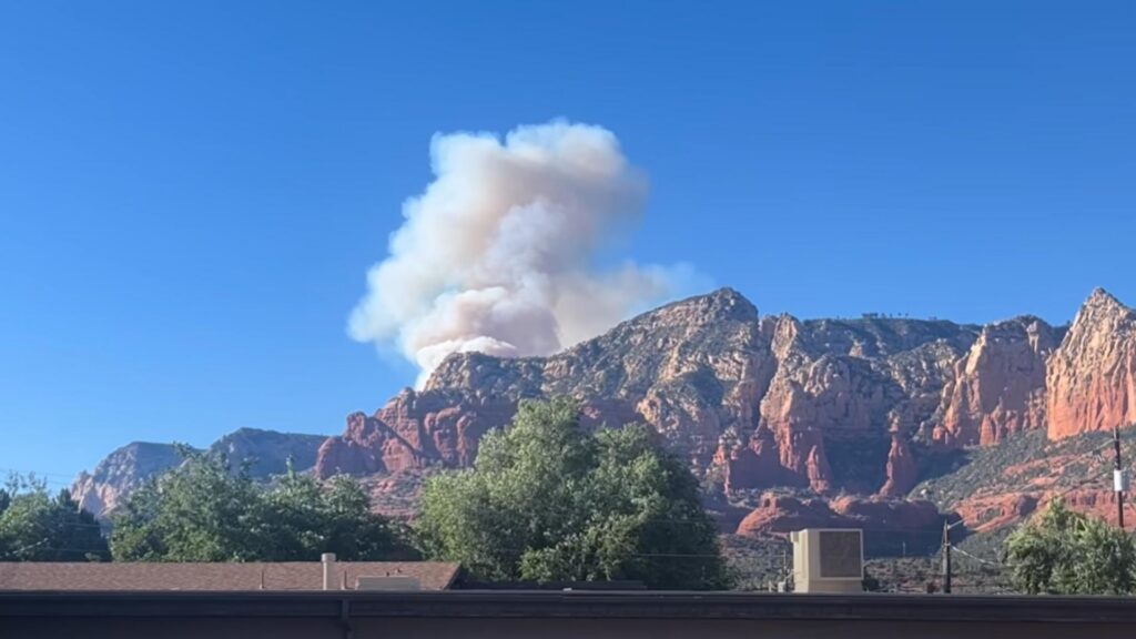 Pocket Fire Near Sedona Forces Evacuations as 100-Acre Wildfire Closes SR 89A