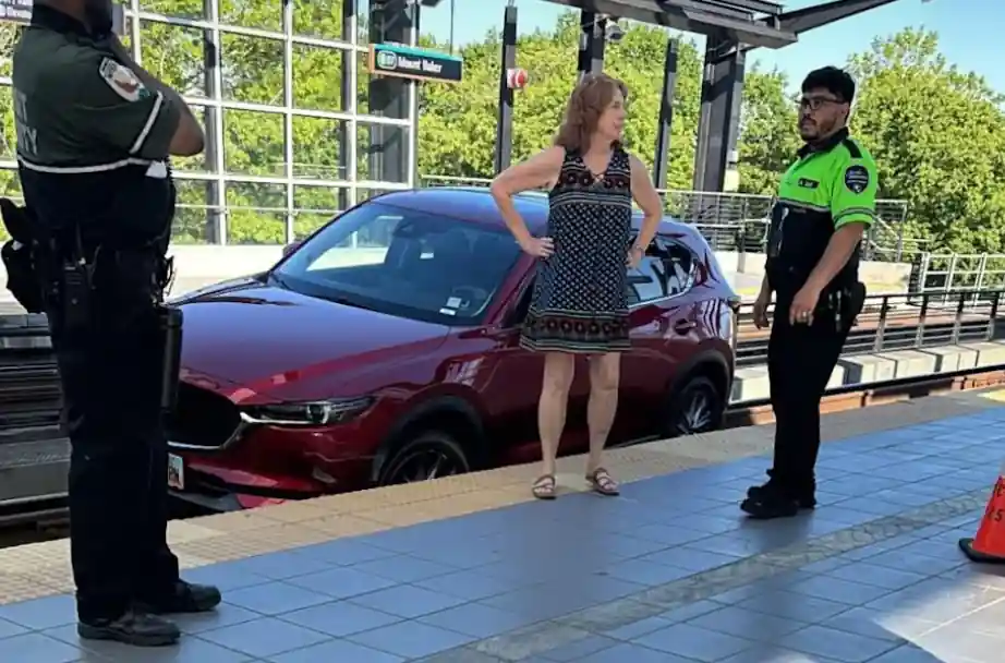 GPS Guided Her Straight Onto Seattle’s Light Rail Tracks, Leaving Transit Service at a Standstill